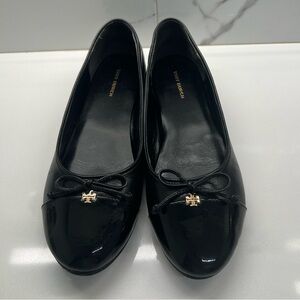 Tory Burch like new black cap toe ballet